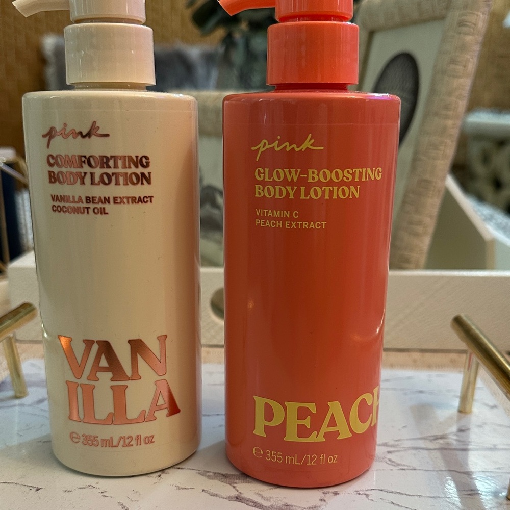 PINK Victoria's Secret Glow-Boosting Body Lotion - Peach (Coral)